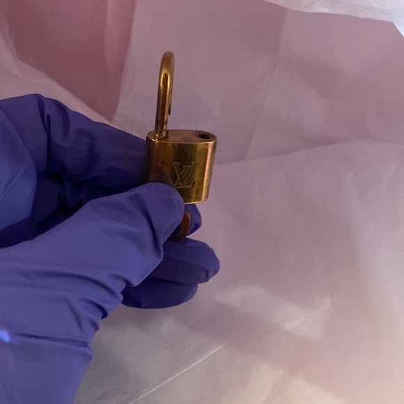 Louis Vuitton #300 lock and key - Picture 6 of 6